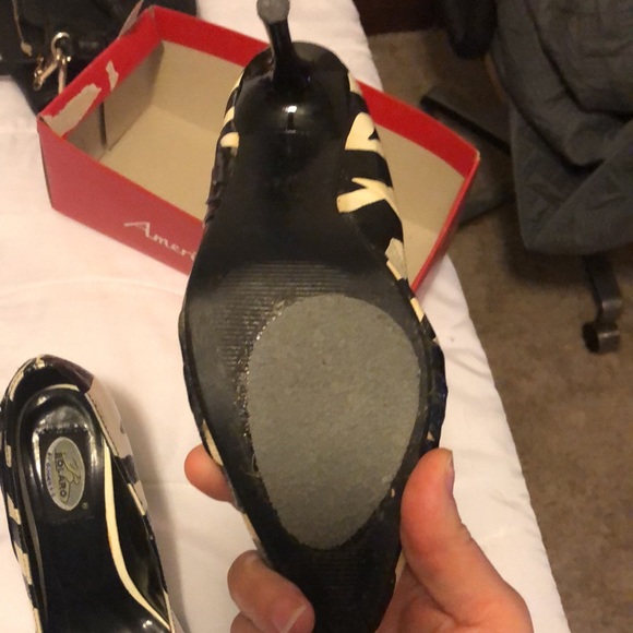 Zebra Print Pointy Heels 🦓 - Picture 2 of 2